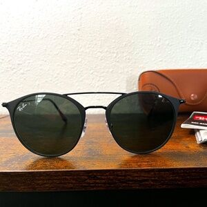 Ray-Ban sunglasses (RB3546). Matte black frame/green lenses